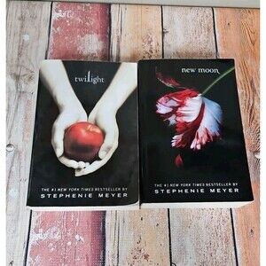 Twilight And New Moon By Stephenie Meyer Set